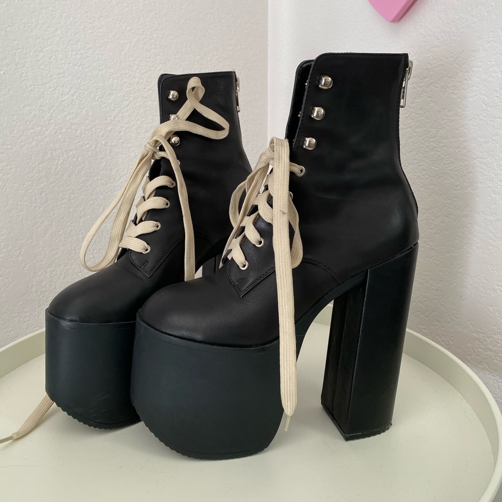 UNIF Salem Boots